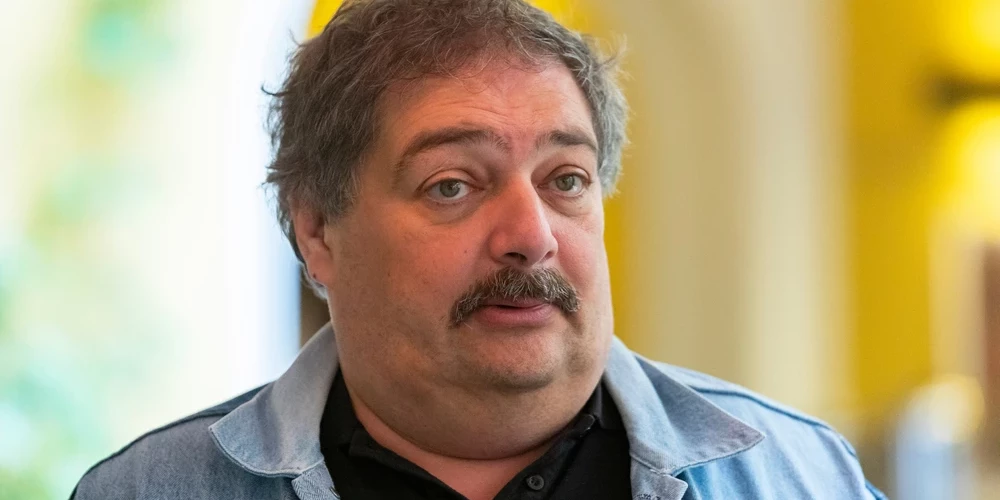 Дмитрий Быков приговорен заочно.