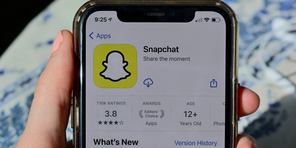 Aplikācija "Snapchat" paziņojusi, ka turpmāk par tās pakalpojuma izmantošanu būs jāmaksā.