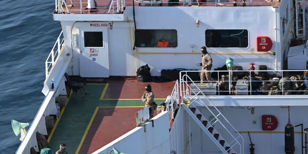 Francijas karavīri uz "Boracay" klāja