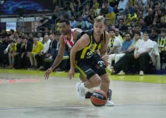 Kamēr Artūrs Žagars ārstē traumu, viņa "Fenerbahce" sakauj "Paris" Eirolīgas spēlē