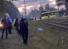 "Nelaimi varēja novērst!" Pēc divu meiteņu nāves pie Imantas dzelzceļa stacijas, iedzīvotāji pieprasa rīcību