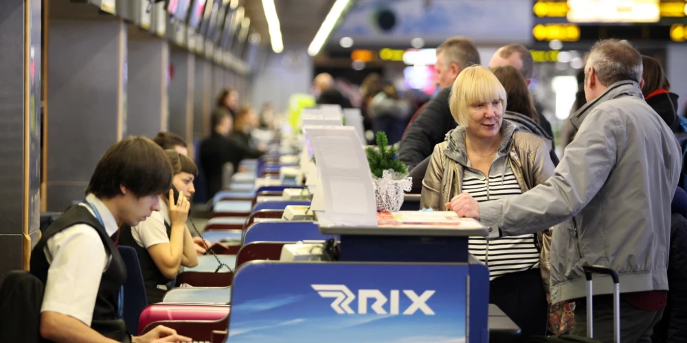 Ņemot vērā, ka tuvojas skolēnu brīvlaiks, cilvēkiem tiek aicināts savlaicīgi ieplānot laiku lidostā un rēķināties ar iespējamu ilgāku robežpārbaudes laiku kopumā. 