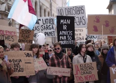  Virkne NVO pie Saeimas protestē pret izstāšanos no Stambulas konvencijas.