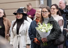 FOTO: svinīgās noskaņās atklāta jaunā Čehova teātra sezona