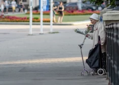 ES valstīs identificētas cilvēku grupas, kuras visvairāk cieš no materiālām grūtībām. Cik daudz tādu ir Latvijā?