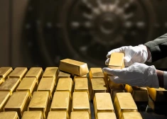 Что бы это значило? Население Латвии принялось рекордными объемами скупать золотые монеты и слитки