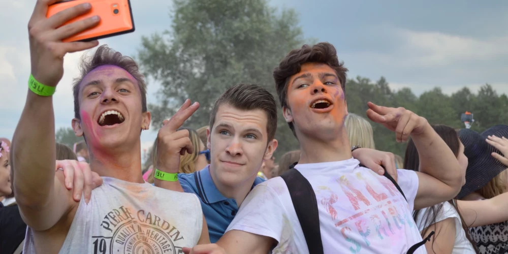 Sociālajos tīklos publicētie foto var izraisīt nopietnas sekas. 