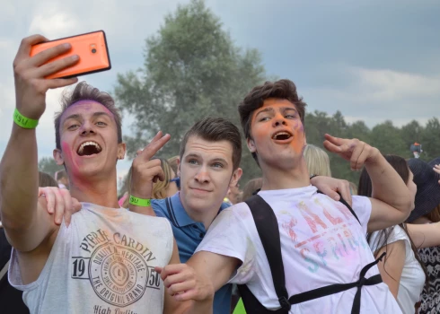 Sociālajos tīklos publicētie foto var izraisīt nopietnas sekas. 