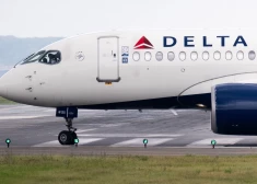 Ņujorkas lidostā avarē divas “Delta Airlines” lidmašīnas