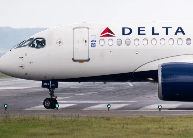 Ņujorkas lidostā avarē divas “Delta Airlines” lidmašīnas