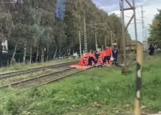 “Meitenes neredzēja nākamo vilcienu” – aculiecinieki uzsver, ka traģēdiju pie Imantas izraisīja divu vilcienu sakritība