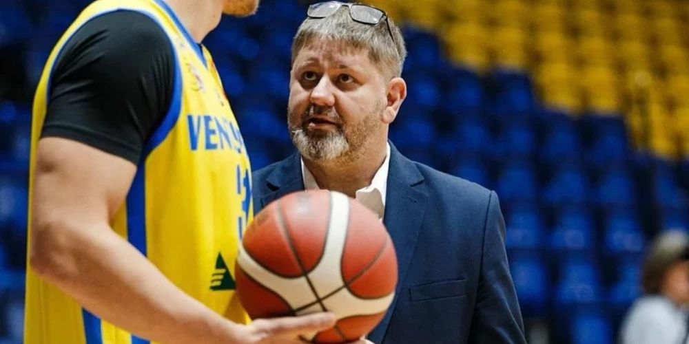 "Ventspils" ilggadējais ģenerālmenedžeris Ralfs Pleinics (priekšplānā)