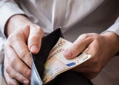 В Эстонии люди стали брать кредиты, чтобы оплатить продукты и коммуналку. А в Латвии ситуация разве лучше?