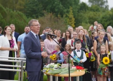 “Nekas nav svarīgāks par drošu un atvērtu skolu” – Rinkēvičs sveic pedagogus Skolotāju dienā