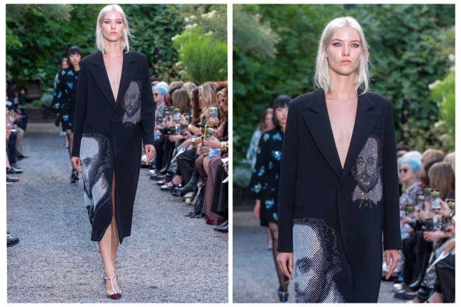 Modele modes nama “Libertine” skatē Ņujorkas modes nedēļā šā gada septembrī.