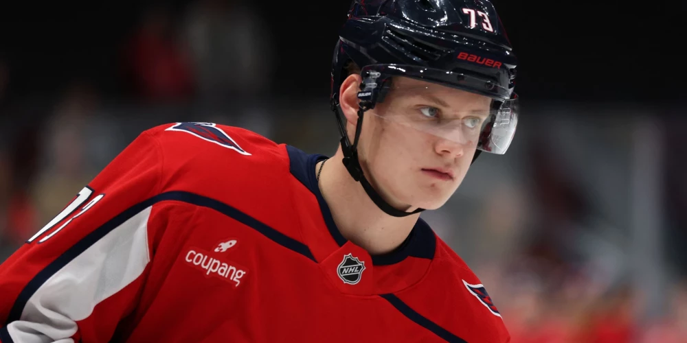 Ēriks Mateiko Vašingtonas "Capitals" pirmssezonas spēlē pret Bostonas "Bruins"