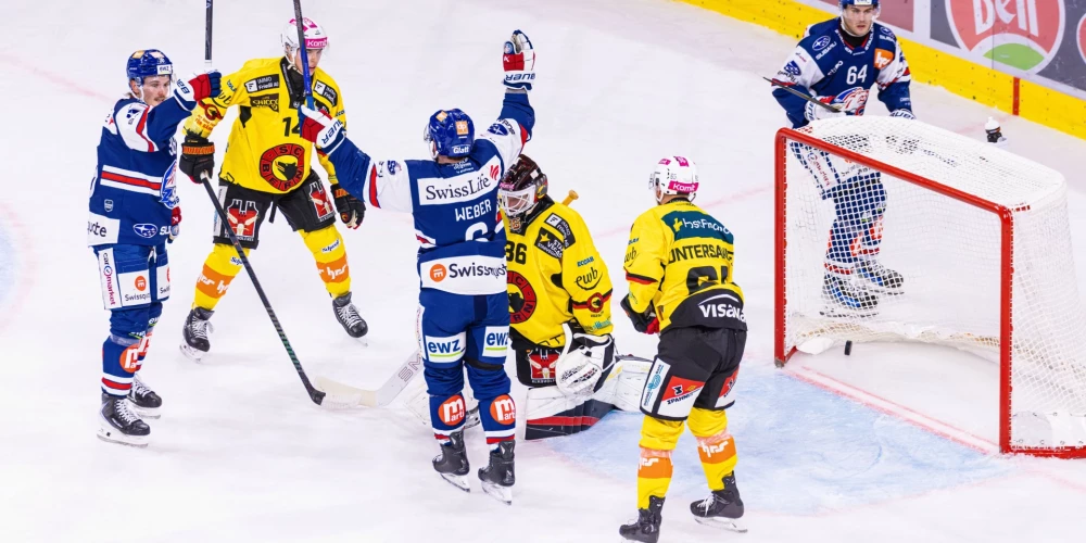 Rūdolfs Balcers (pa kreisi) gūst kārtējos vārtus (foto: Scanpix / IMAGO / dieBildmanufaktur)