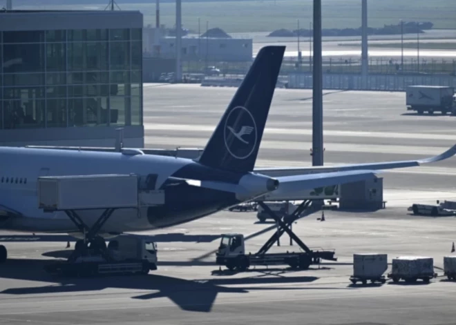 Minhenes lidosta atsākusi darbību