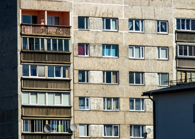 "Это уже не 90-е, в лес никого не увозят, но..." Что происходит с должниками по квартплате?