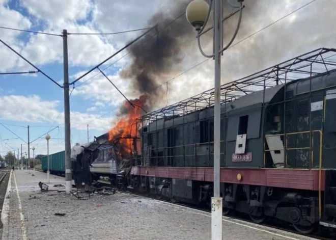 Krievijas triecienā pasažieru vilcienam Sumu apgabalā apmēram 30 cietušie