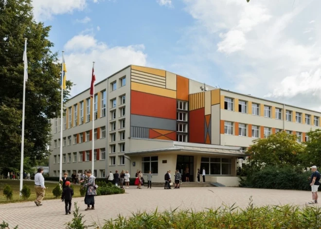 Konkursā meklē četru Rīgas skolu direktorus; Juglas vidusskolas direktoram lielāka alga