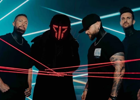 Koncertzālē “Palladium” šovakar uz skatuves kāps “Smash Into Pieces”.