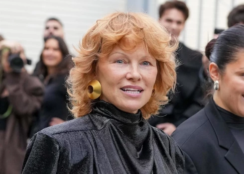 Памела Андерсон сменила цвет волос и стала похожа на... Людмилу Гурченко.