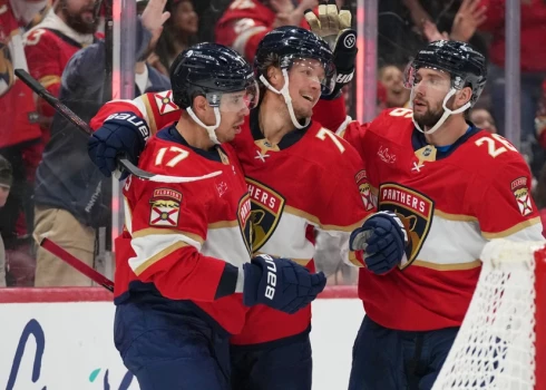 Balinskim divas rezultatīvas piespēles "Panthers" uzvarā NHL pārbaudes spēlē.