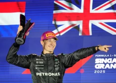 Džordžs Rasels triumfē F-1 Singapūras "Grand Prix"; "McLaren" nodrošina Konstruktoru kausu