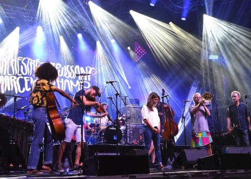 "Orchestre Tout Puissant Marcel Duchamp" 2022. gadā uzstājas festivālā Kvebekā (foto: Vidapress / Rex Features)