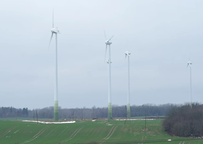 Правительство Латвии попросили повлиять на население, которое против того, чтобы страну заставили ветрогенераторами