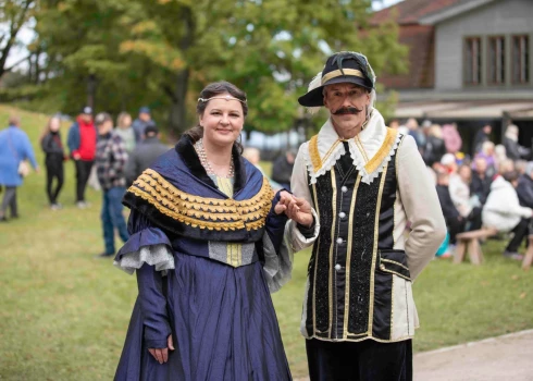 Gadatirgū viesu vidū bija arī "pats hercogs Jēkabs".