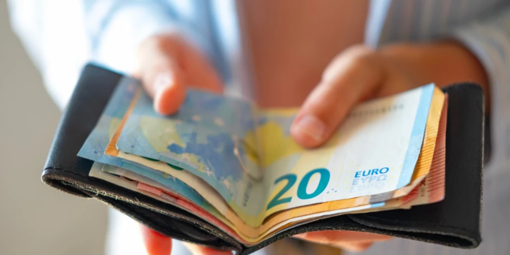 Финансовую уверенность людям дала бы нетто-зарплата в 2000–3000 евро.