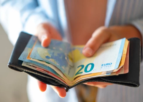 Финансовую уверенность людям дала бы нетто-зарплата в 2000–3000 евро.