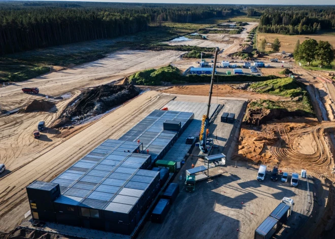 Модули на бетонных плитах: как строят центр управления Rail Baltica в Иецаве