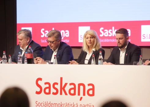 По мнению политолога, возвращение партии "Согласие" в Сейм, скорее всего, уже невозможно.