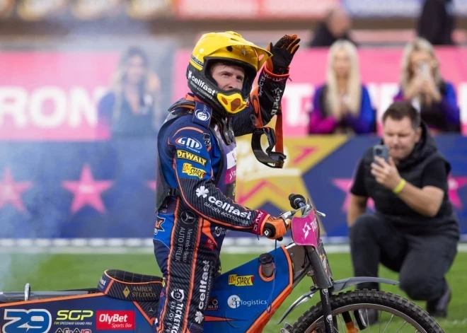 Latvijas vadošais spīdvejists Andžejs Ļebedevs turpinās startēt pasaules spīdveja čempionātā