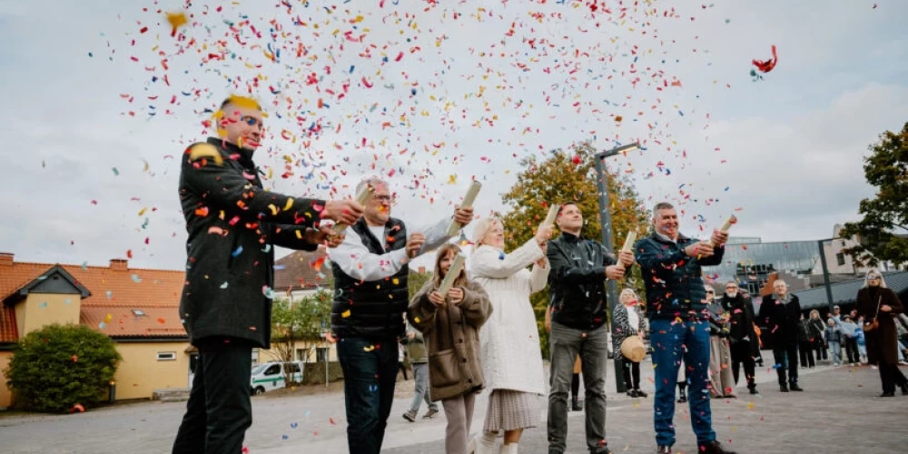 Degradēta teritorija pārtop modernā atelpas vietā.
