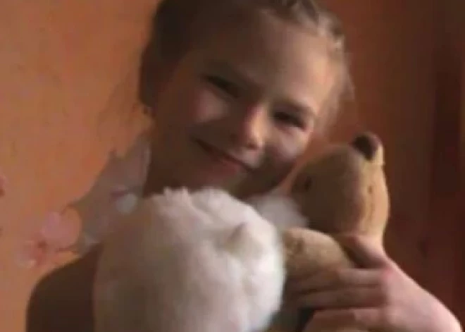 В Резекне добровольцы снова ищут тело 9-летней Кристины, пропавшей 15 лет назад