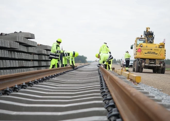 Исторический момент: в Литве приступили к укладке рельсов железнодорожной магистрали Rail Baltica