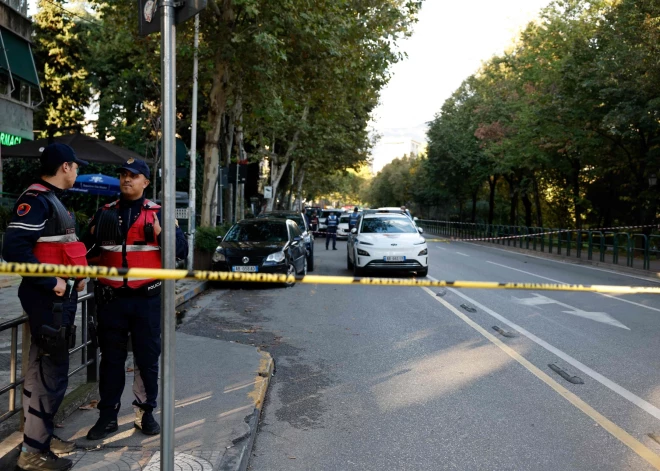 Albānijā vīrietis tiesā nošauj tiesnesi