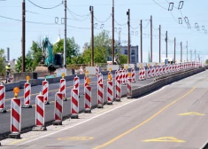 Vairāki asfalta atjaunošanas projekti Rīgā pārcelti uz nākamo gadu