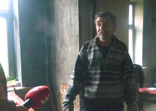 "Проснулся от дыма": житель Елгавы в последний момент выбрался из задымленной квартиры через окно