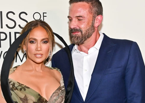 Dziedātājas Dženiferas Lopesas un aktieris Bena Afleka laulība tika šķirta 2024. gadā.