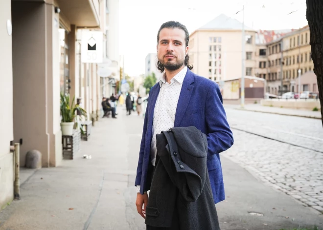 Pianists Andrejs Osokins divus gadus pēc šķiršanās joprojām viens