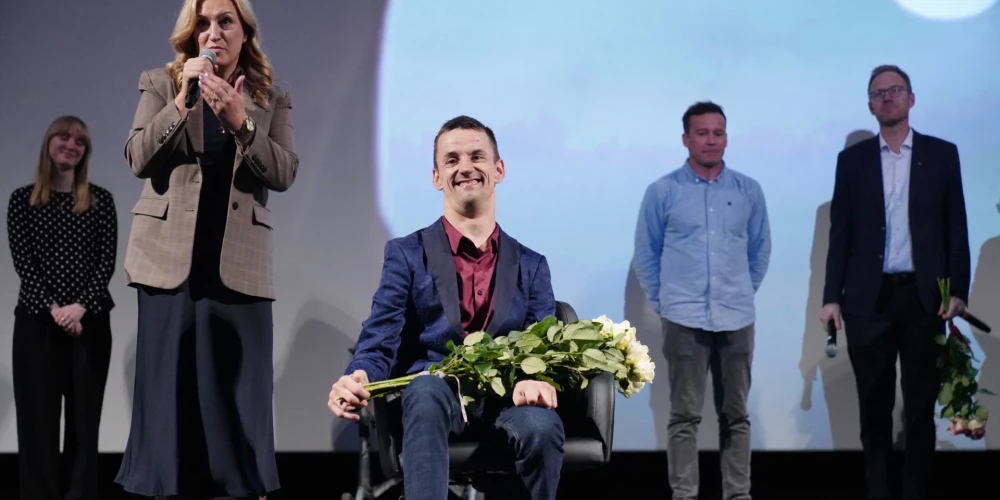 Snikus pirmizrādē.