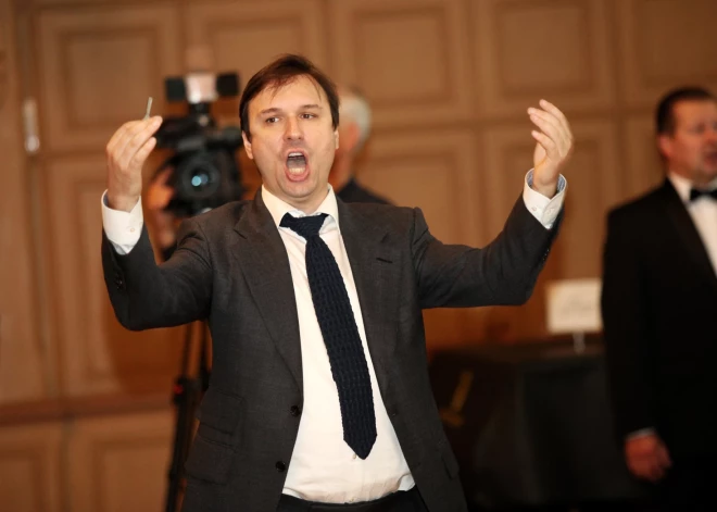 Bijušais "Rīgas satiksmes" funkcionārs Aleksandrs Brandavs pie privātmājas Kaltenē noracis kāpu. Vietējie sašutuši