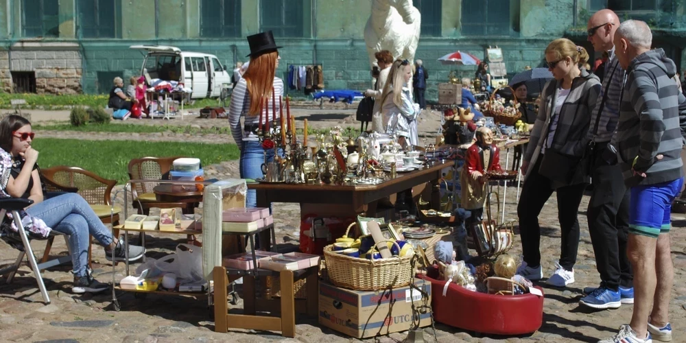 Блошиный рынок в Даугавпилсе.