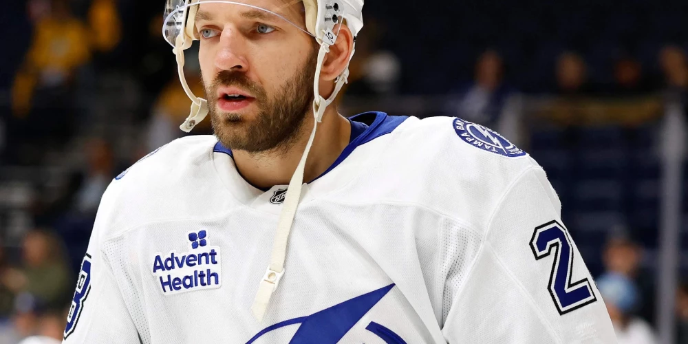 Zemgus Girgensons pēdējā pārbaudes spēlē guvis savainojumu un izlaidīs vismaz pirmo jaunās sezonas spēli.