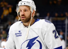 Zemgus Girgensons diemžēl nevarēs iesākt jauno NHL sezonu